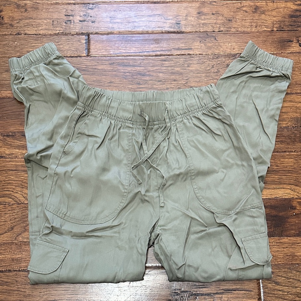 Lightweight Crinkle Green Cargo Joggers - Picture 2 of 4